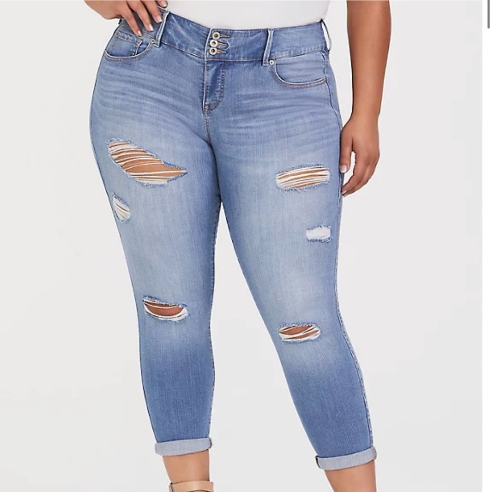 Torrid size 20 CROP JEGGING - PREMIUM STRETCH LIGHT WASH